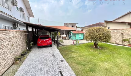 Casa no Bairro Centro  -  Biguaçu