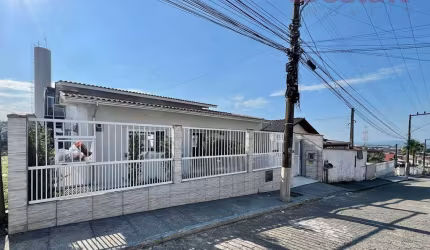 Casa no Bairro Bom Viver  -  Biguaçu