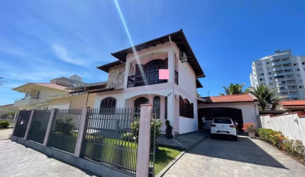 Casa no Centro  -  Biguaçu
