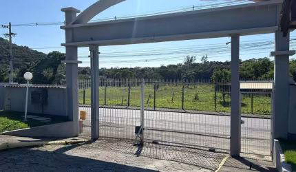 Casa no bairro Forquilhinhas  -  São José