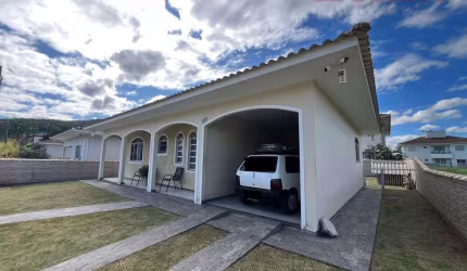 Casa no Centro  -  Antônio Carlos