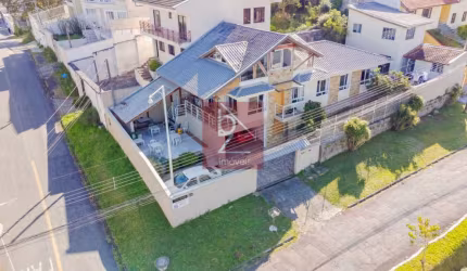 RESIDÊNCIA DE ESQUINA 320 M²  PROX. PARQUE BARIGUI  R$ 1.750.000,00