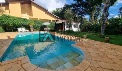 PIRACAIA. CASA TÉRREA. BAIRRO NOBRE. AT. 1.000 M2 E AC 320 M2 PISCINA