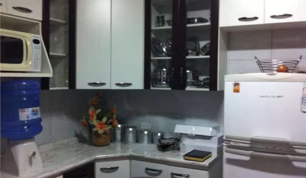 Sobrado à venda 2 dorm. 2 vagas cond. fechado, Vila Pereira Barreto,