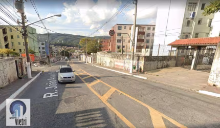 Apartamento à Venda Reformado, Semi-mobiliado com Bom Gosto! Local de Fácil Acesso com Excelente Transporte Coletivo! Financia! Bom Preço!