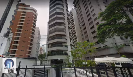 Apartamento com 210m², com um amplo living para 3 ambientes com lareira e varanda. 3 ótimas e aconchegantes suítes + quarto de Tv/ escritório e 3 vaga