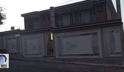 3 suites, com armários embutidos, 2 com sacadas Sala para 2 ambientes com lavabo  Cozinha com armários embutidos  Salão de festa com churrasqueira  Va