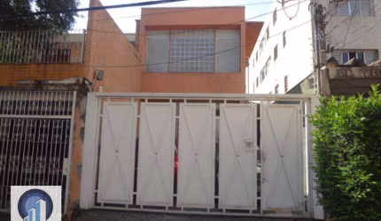 Casa na Lapa, 218m² 5 Banheiros,8 salas + 1 sala de reunião e 2 vagas IPTU: R$ 642,04 cada parcela