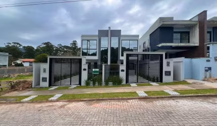 Sobrado 3 dormitórios novo.