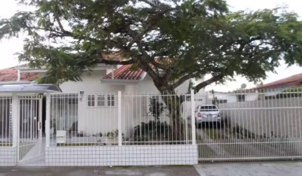 Casa ampla quatro dormitórios