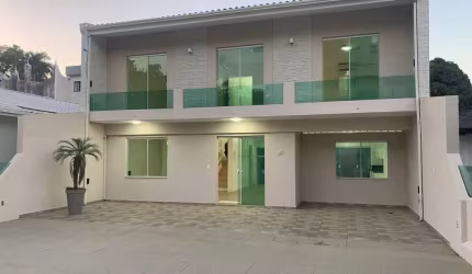 SOBRADO 5 DORM. CANASVIEIRAS
