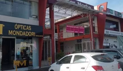 Sala comercial térrea, nos Ingleses.