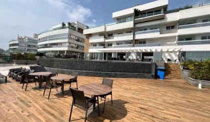 Apartamento com dois dormitórios sendo uma suíte