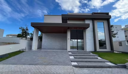 Casa em Condomínio Clube