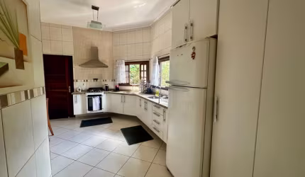 Linda Casa Pará locação Com móveis planejados Condomínio Tarumã Santana de Parnaíba