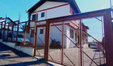 Sobrado à venda no bairro Charqueadas - Caxias do Sul/RS