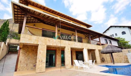 CASA RESIDENCIAL 4 SUÍTES - MANGABEIRAS