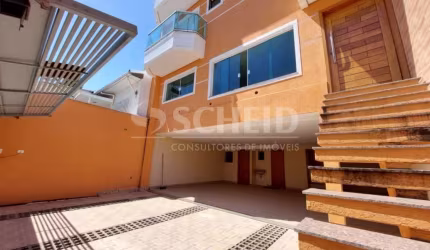 Sobrado à venda no Jardim Aeroporto, 170 m2, 3 Quartos, 4 Banheiros e terraço.