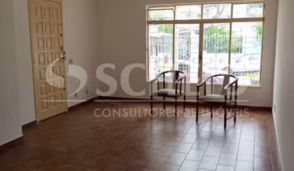 Sobrado com 3 Quartos e 3 banheiros à Venda com 200m²,