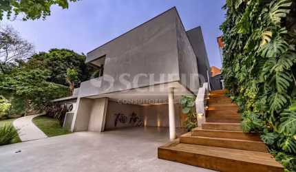 Casa a venda no Jardim dos Estados com 3 suítes, 4 vagas, 530m², piscina climatizada!