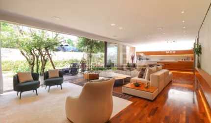 Casa em Condominio à Venda no Alto da Boa Vista  670 m²