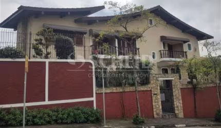 Sobrado 4 dorms sendo 2 suítes 6 vagas Jd. Umuarama