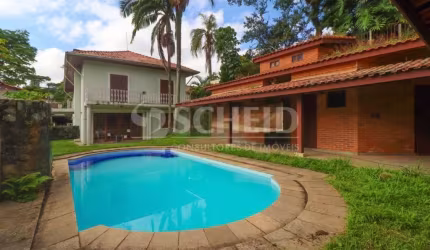 Excelente Sobrado com  5 suítes e 750m2 em local nobre da Zona Sul