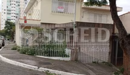 Sobrado à venda com 03 quartos e 02 vagas no Jardim Aeroporto