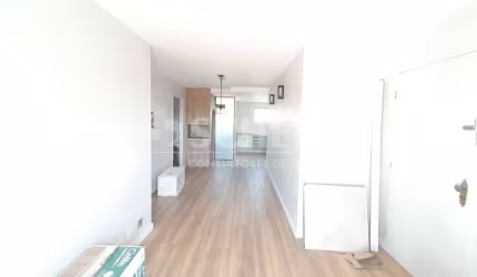 Apartamento com 64m², 2 dormitórios, 1 suíte e 1 vaga  à venda no Campo Belo