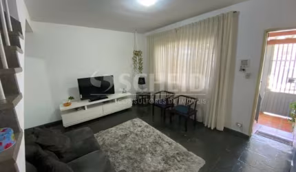 Sobrado com 2 quartos para venda.
