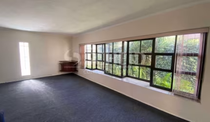 Casa terrea com 3 dormitórios e 4 banheiros à Venda, 266 m²