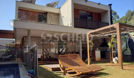Casa de condomínio linda e iluminada no Alto da Boa Vista !