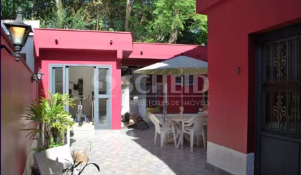 Casa Reformada em Booker Pittman com Suíte, 2 Quartos e Churrasqueira