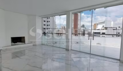 Cobertura reformada Moema com 238m² área útil  bem distribuído 3dorm.,1 suíte, 4 banheiros, 3 vagas