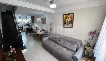 CASA EM CONDOMÍNIO NO MIOLO DO CAMPO GRANDE/SP PRÓXIMO A JD MARAJOARA - 2 DORMS - 2 SUÍTES - 2 VAGAS