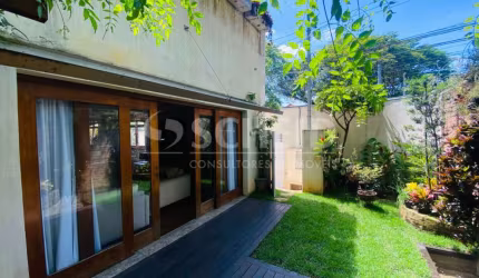 Casa à  venda com 3 quartos  no Campo Belo!
