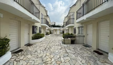 CASA EM CONDOMINIO COM 2 DORMS - PROXIMO A RUA SOCRATES - JARDIM MARAJOARA