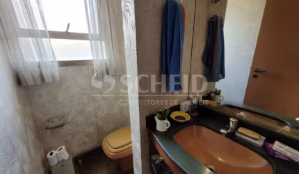 Apartamento a venda em Moema com 3 dormitórios e 3 vagas