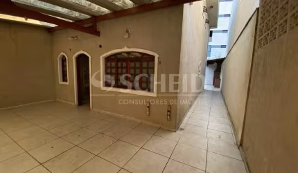 Sobrado para locação de 108,00m² útil, com 3 quartos, no Campo Grande.