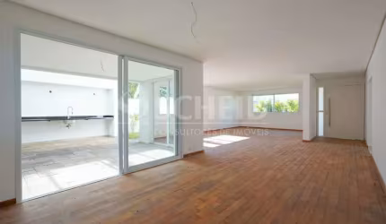 Magnífica casa em condomínio com 4 suítes e amplo jardim