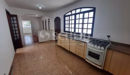 Casa com 88m², 2 quartos e 2 vagas no Socorro, em rua segura.