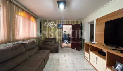 Casa a venda com 3 quartos na Chácara Santo Antônio!