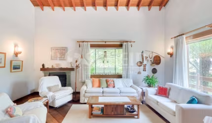 Casa á venda com 4 quartos, 392m² no Jardim Cordeiro