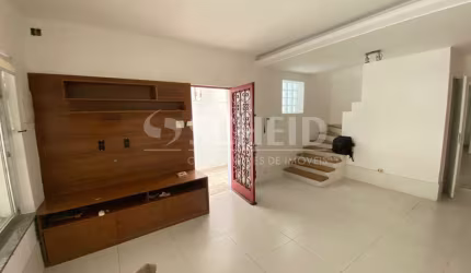 Sobrado à venda, 180m², 2 dormitórios, versátil, para uso residencial ou comercial no Campo Belo