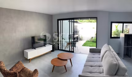 Charmosa Casa de Esquina na Chácara Santo Antônio!