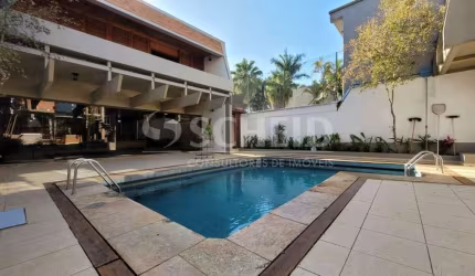Casa 600m2 com piscina no Alto da Boa Vista