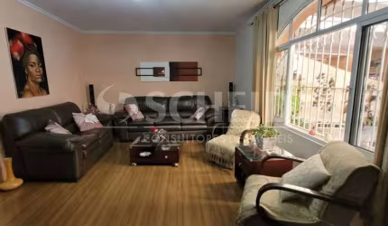 CASA EM INTERLAGOS