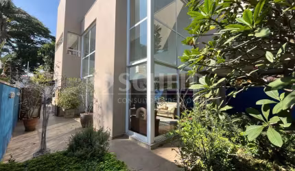 Casa na Chácara Santo Antonio com 3 quartos e 1 suíte com 3 vagas de garagem!!