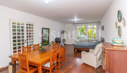 Casa em Santo Amaro com 216m - 3 Dorms - Quintal - 3 vagas