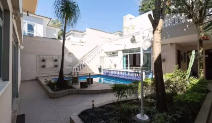 Casa com Piscina e Sauna no Brooklin Velho